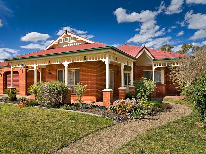 310 Diggers Road, Lavington NSW 2641