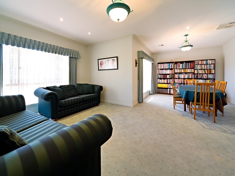 310 Diggers Road, Lavington NSW 2641