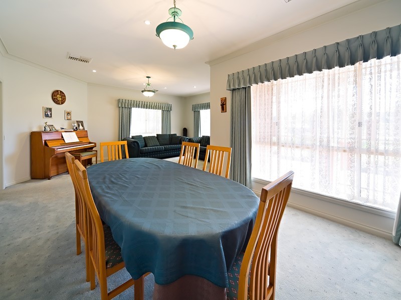 310 Diggers Road, Lavington NSW 2641