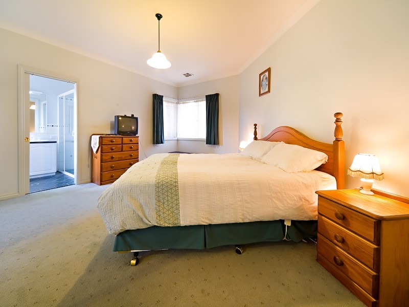 310 Diggers Road, Lavington NSW 2641