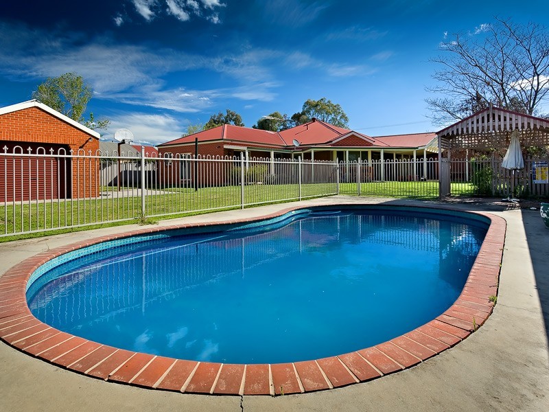 310 Diggers Road, Lavington NSW 2641