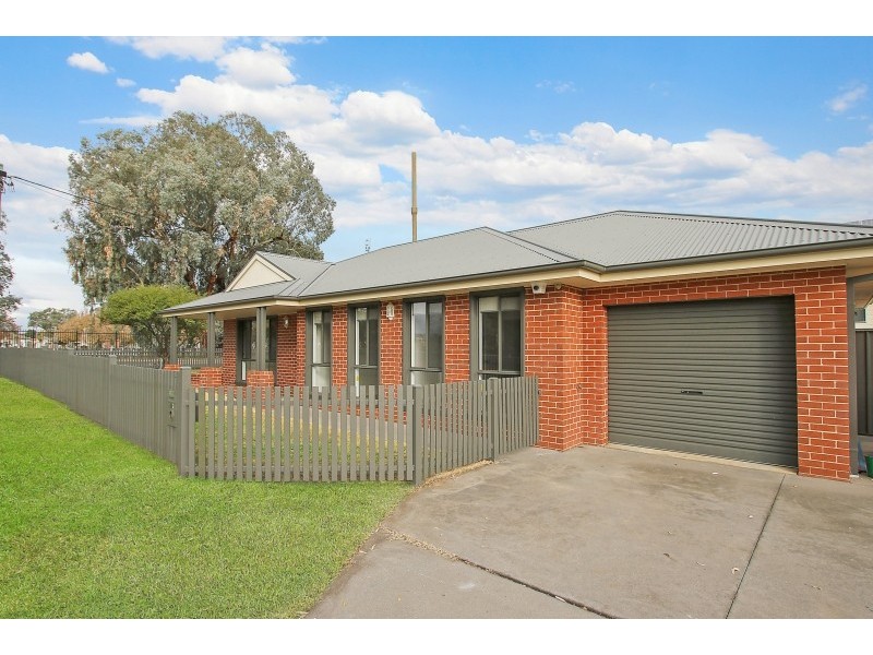 877 St James Crescent, North Albury NSW 2640