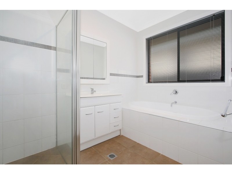 877 St James Crescent, North Albury NSW 2640