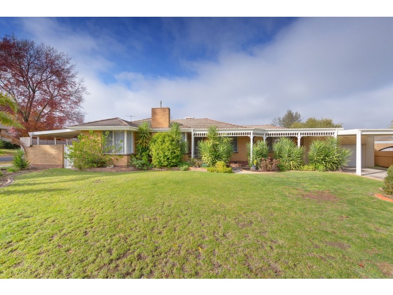 414 Dale Crescent, Lavington NSW 2641