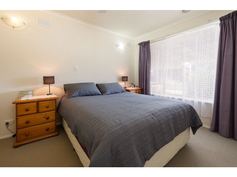 414 Dale Crescent, Lavington NSW 2641