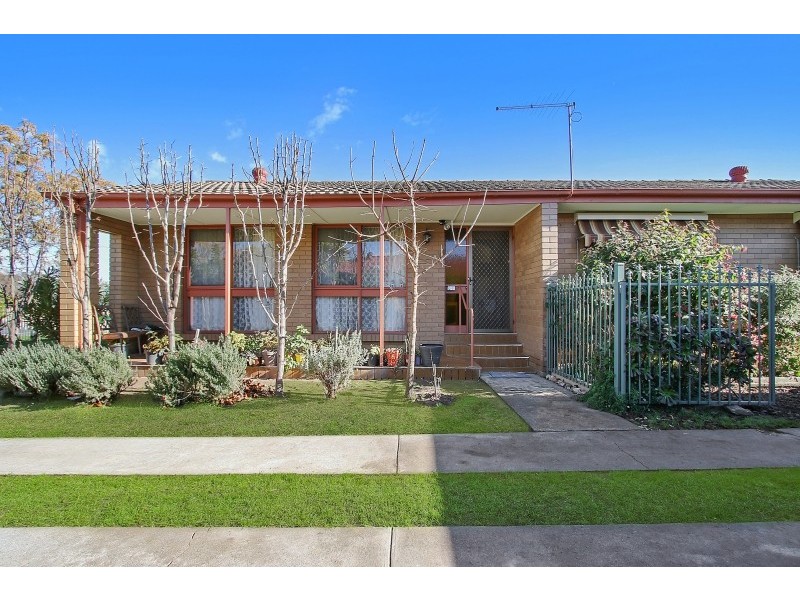 322 Cheyenne Drive, Lavington NSW 2641