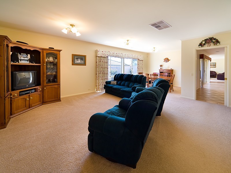 84 Dryandra Way, Thurgoona NSW 2640