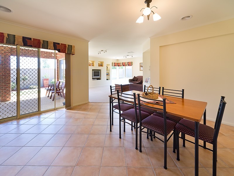 84 Dryandra Way, Thurgoona NSW 2640