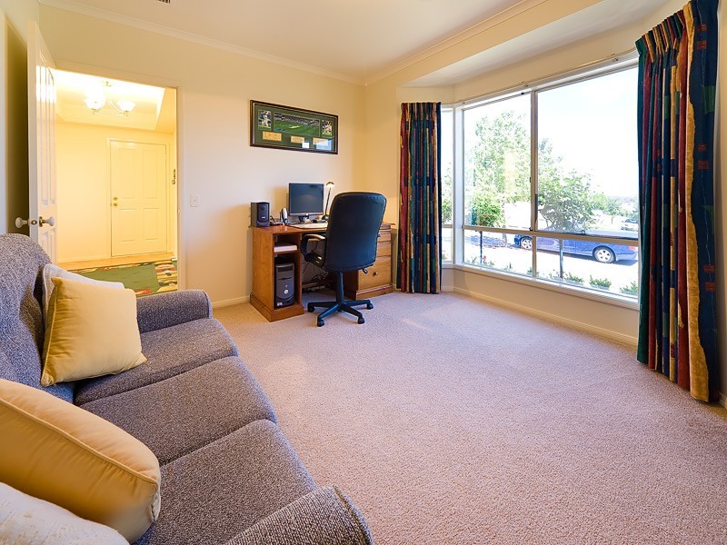 84 Dryandra Way, Thurgoona NSW 2640