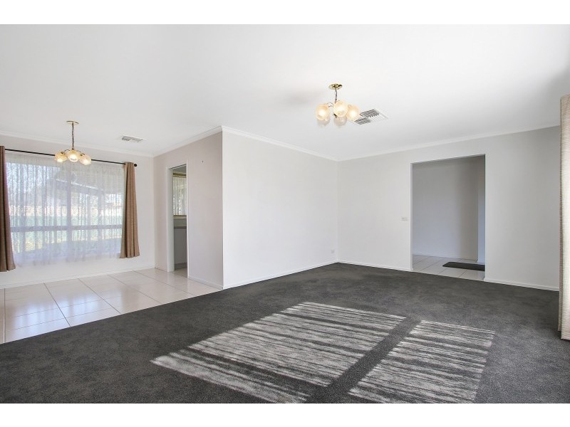 21 Condon Place, Lavington NSW 2641