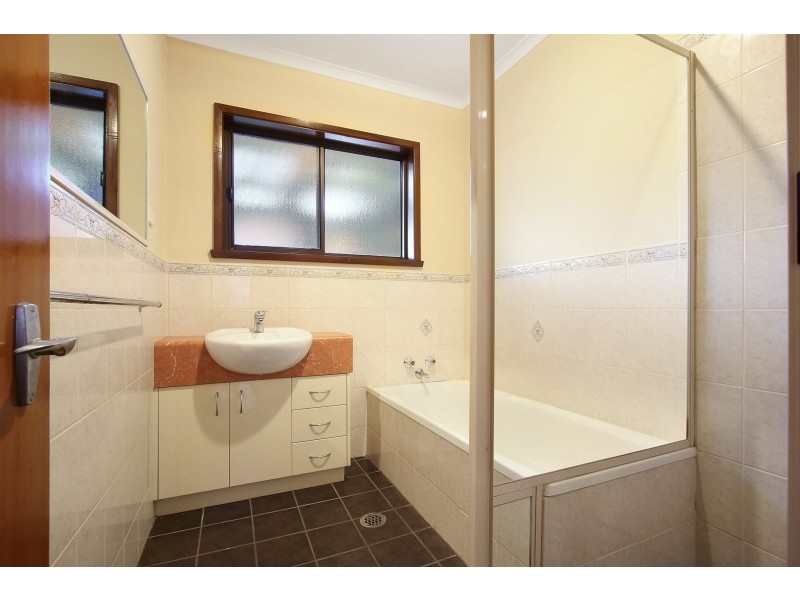 319 Parkland Crescent, Lavington NSW 2641