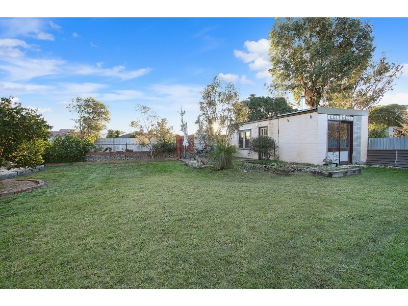 319 Parkland Crescent, Lavington NSW 2641