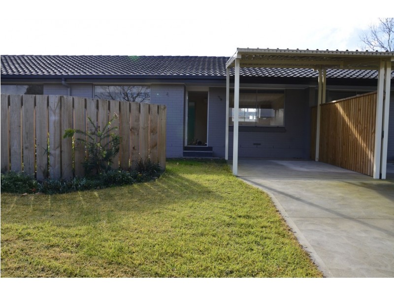 2/429 Urana Road, Lavington NSW 2641