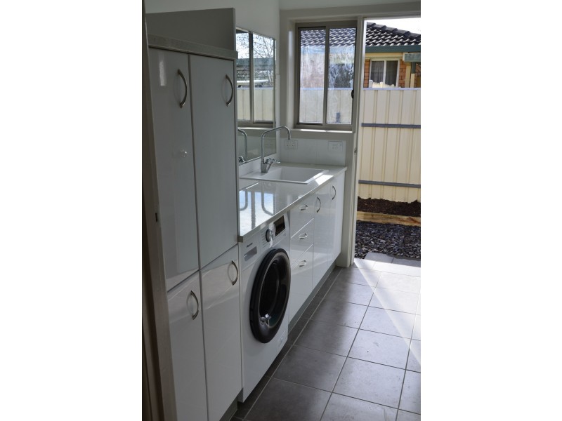 2/429 Urana Road, Lavington NSW 2641