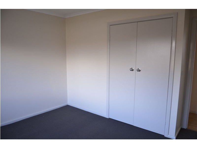 2/429 Urana Road, Lavington NSW 2641