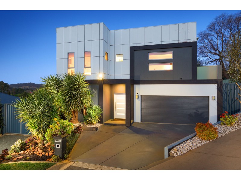 21 Orchard Way, Lavington NSW 2641