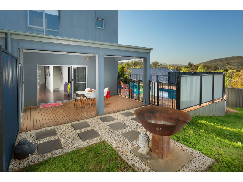 21 Orchard Way, Lavington NSW 2641