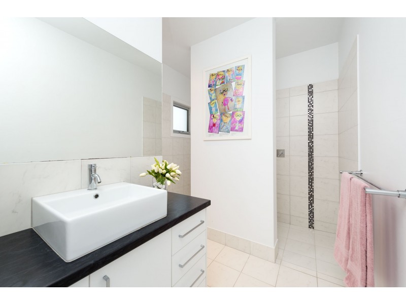 21 Orchard Way, Lavington NSW 2641