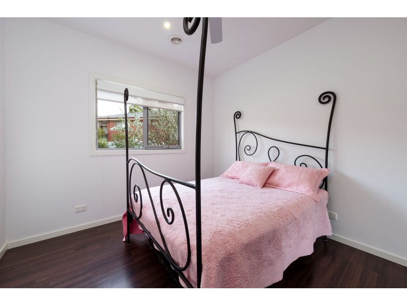 21 Orchard Way, Lavington NSW 2641