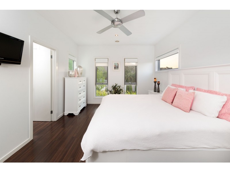 21 Orchard Way, Lavington NSW 2641