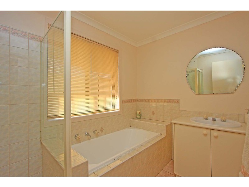 118 Clarke Street, Howlong NSW 2643