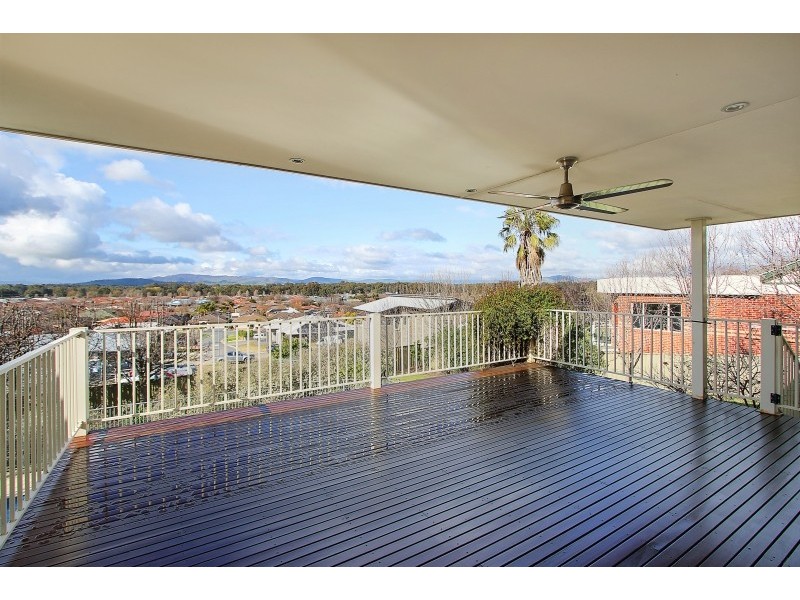 22 Grandview Terrace, East Albury NSW 2640