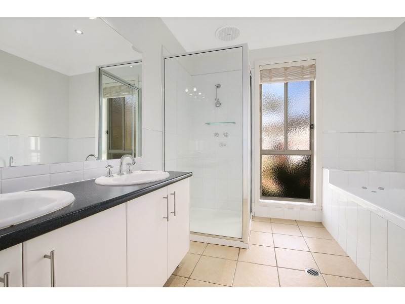 22 Grandview Terrace, East Albury NSW 2640