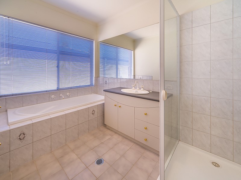 23 Florence Crescent, West Albury NSW 2640