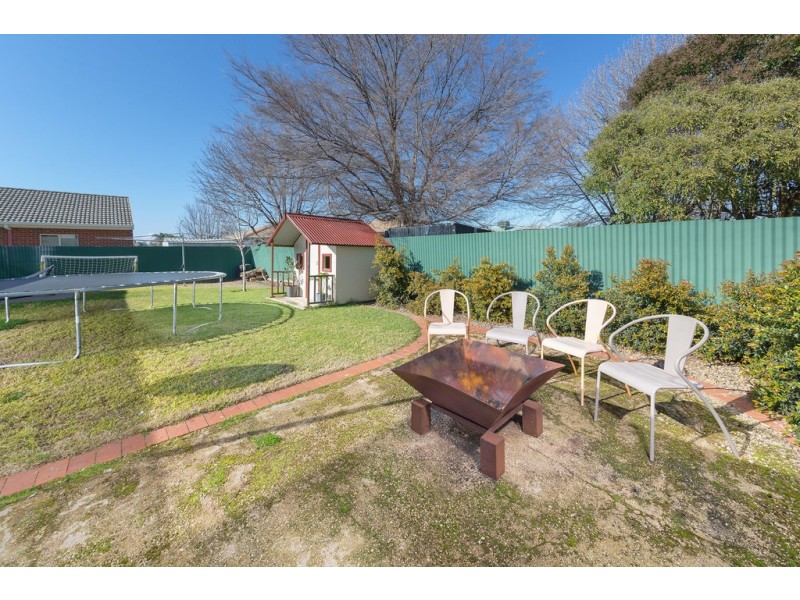 449 Schaefer Street, Lavington NSW 2641