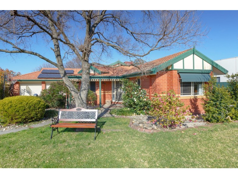 449 Schaefer Street, Lavington NSW 2641