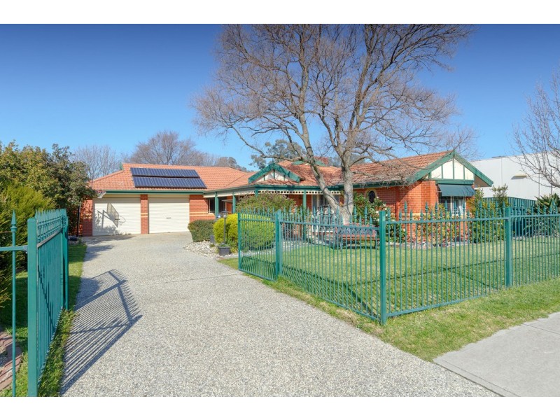 449 Schaefer Street, Lavington NSW 2641