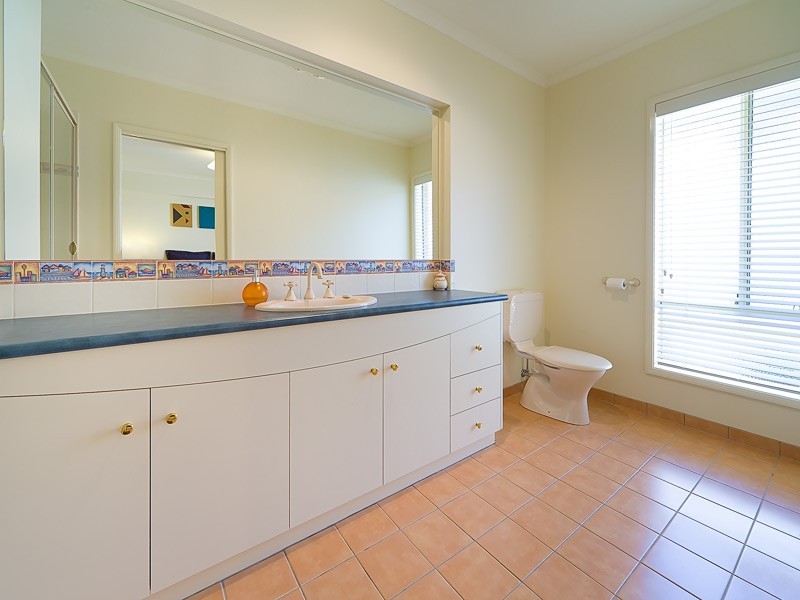 84 Dryandra Way, Albury NSW 2640
