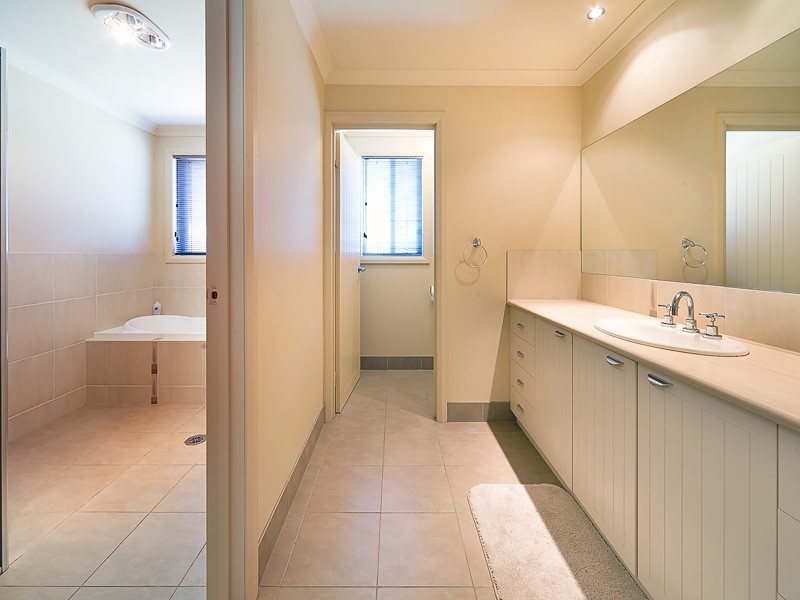 15 Gumnut Court, East Albury NSW 2640