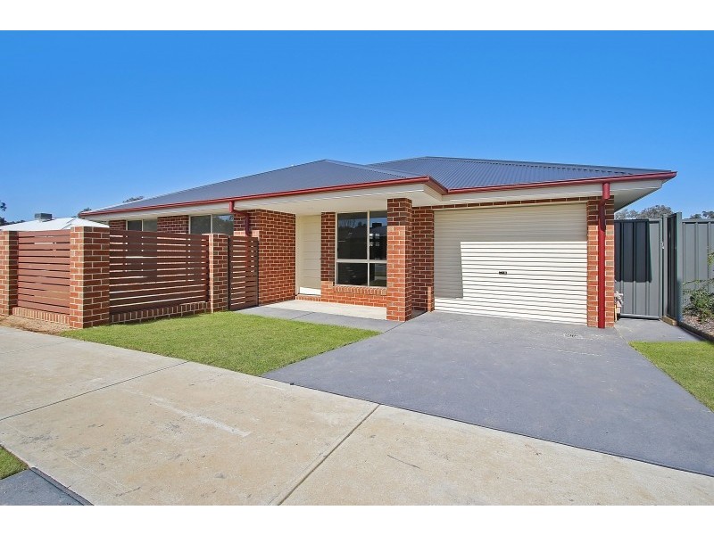 111 Stanton Drive, Thurgoona NSW 2640