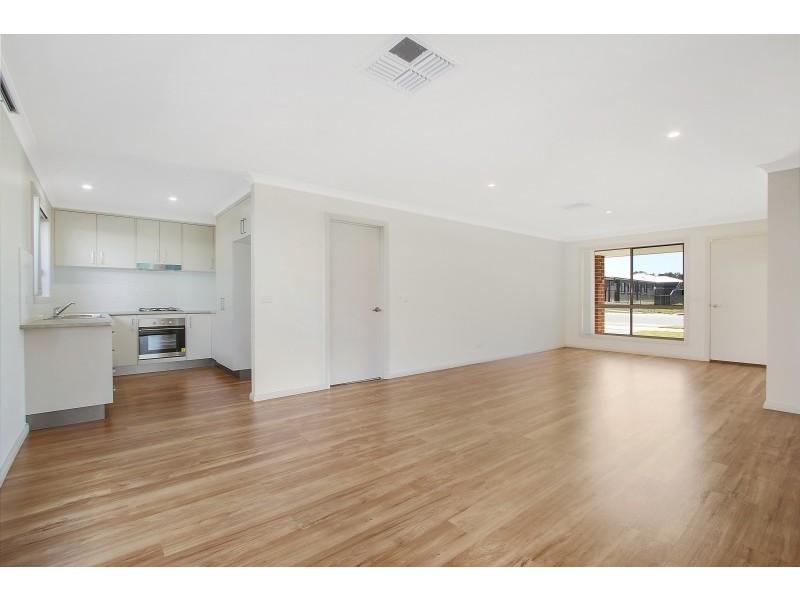 111 Stanton Drive, Thurgoona NSW 2640