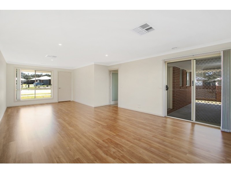 111 Stanton Drive, Thurgoona NSW 2640