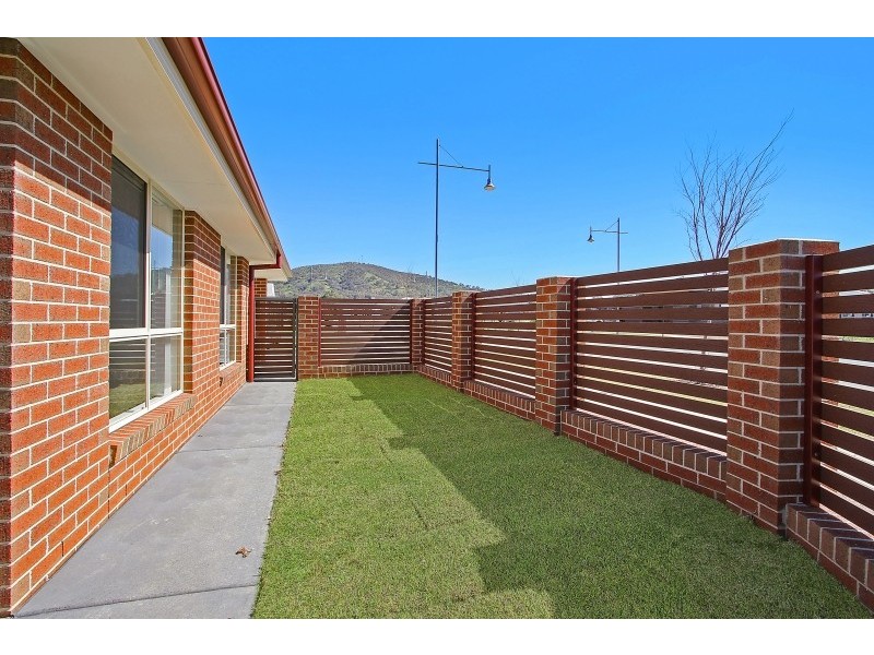 111 Stanton Drive, Thurgoona NSW 2640