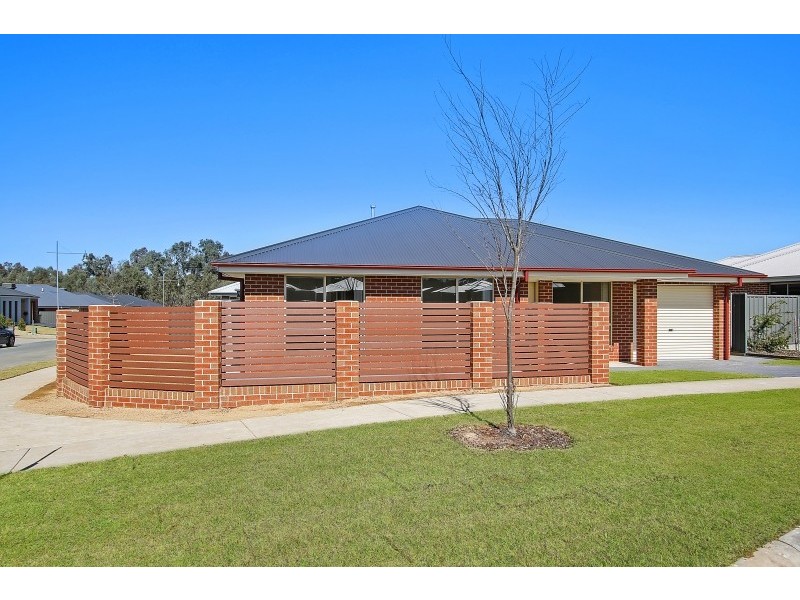 111 Stanton Drive, Thurgoona NSW 2640