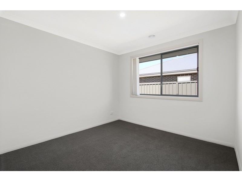 4 Lankester Court, Thurgoona NSW 2640