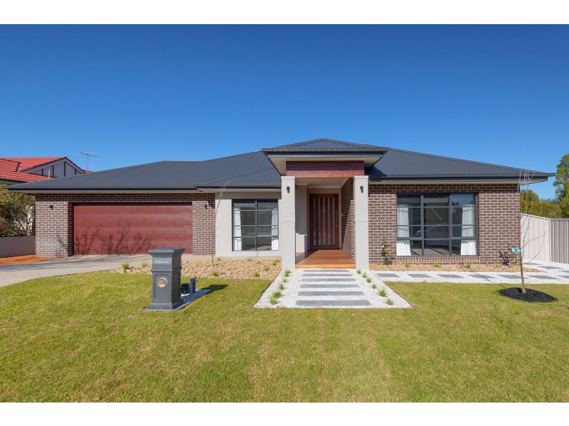 25 Honeysuckle Street, Thurgoona NSW 2640