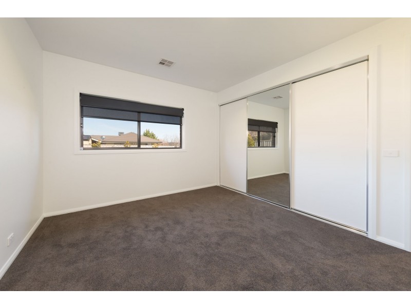 25 Honeysuckle Street, Thurgoona NSW 2640