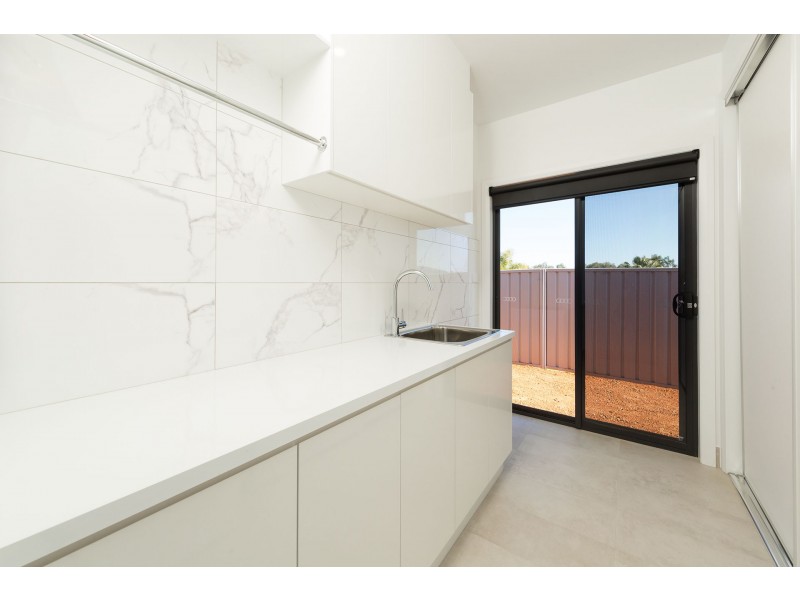 25 Honeysuckle Street, Thurgoona NSW 2640