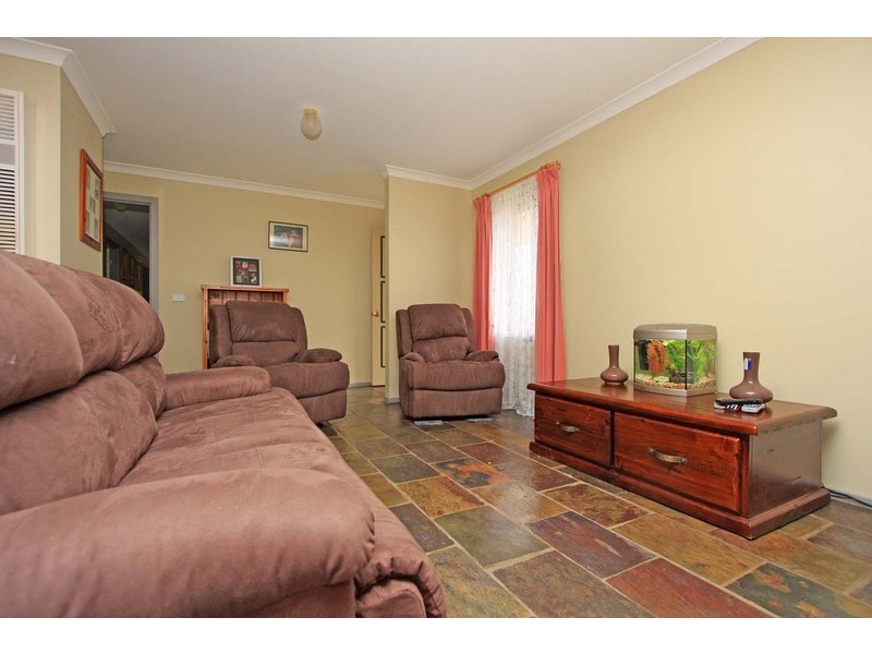 72 Townsend Street, Howlong NSW 2643