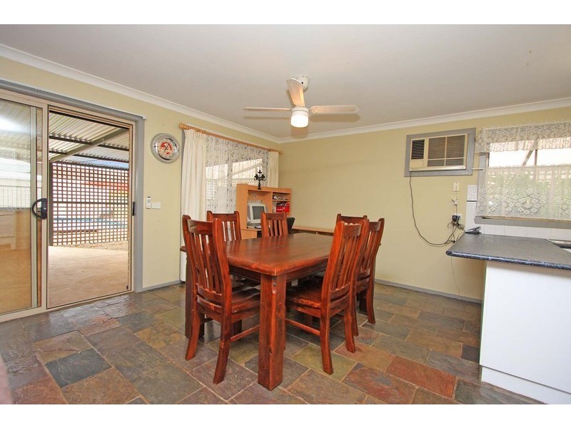 72 Townsend Street, Howlong NSW 2643