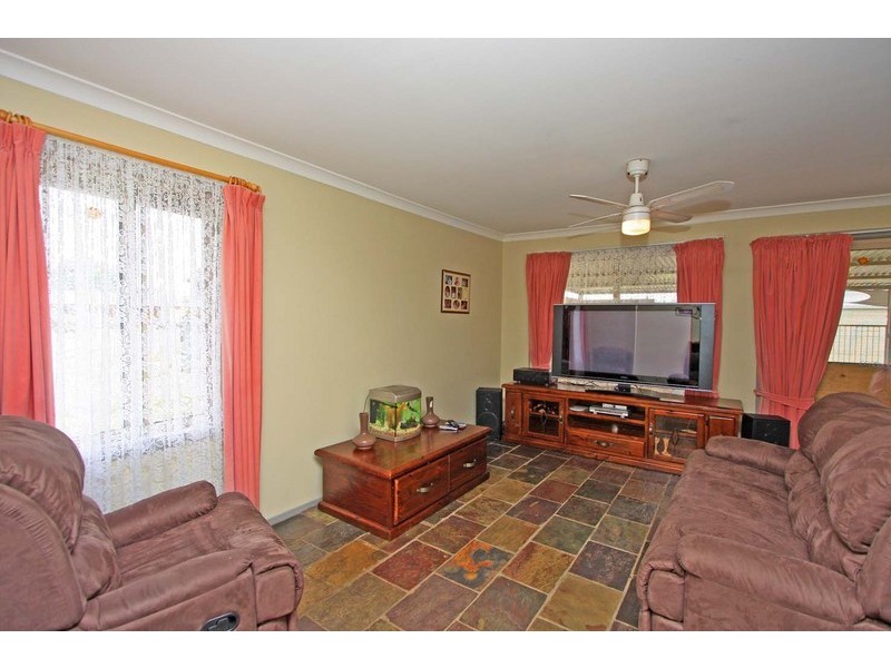 72 Townsend Street, Howlong NSW 2643