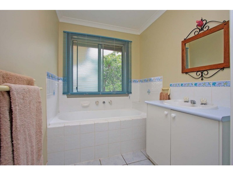 72 Townsend Street, Howlong NSW 2643