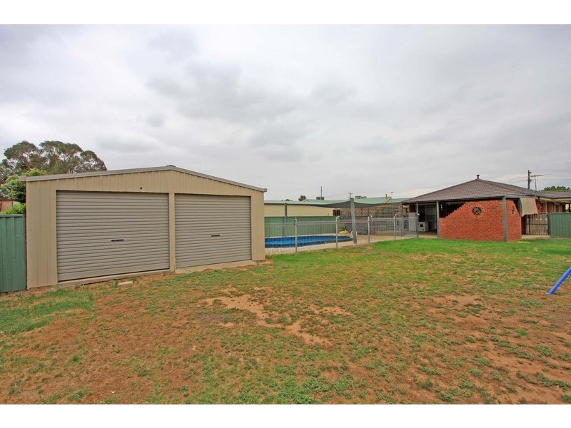 72 Townsend Street, Howlong NSW 2643