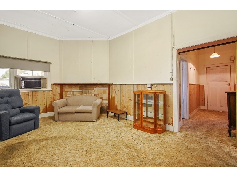 16 Queen Street, Walla Walla NSW 2659