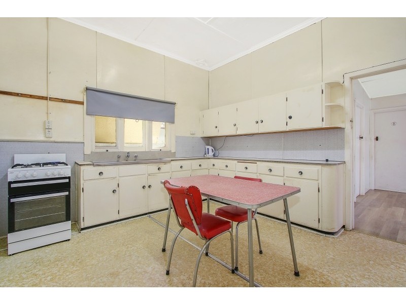 16 Queen Street, Walla Walla NSW 2659