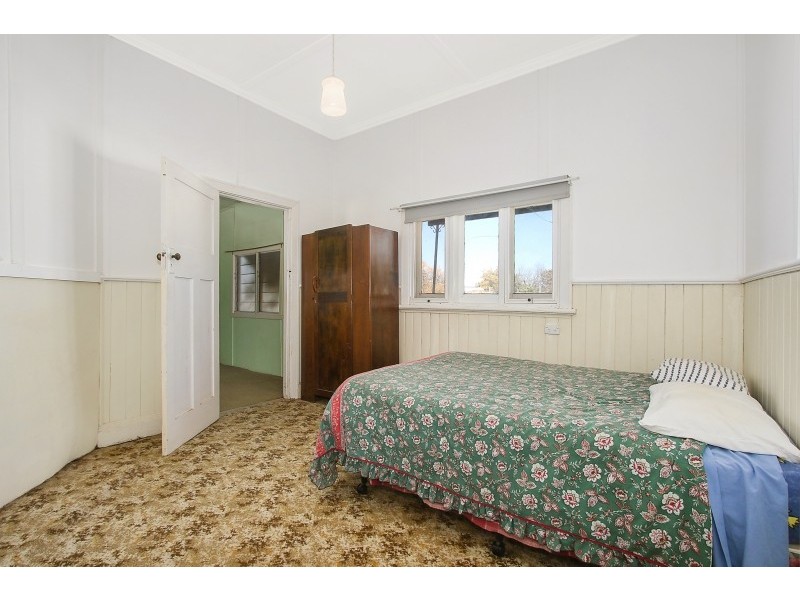 16 Queen Street, Walla Walla NSW 2659